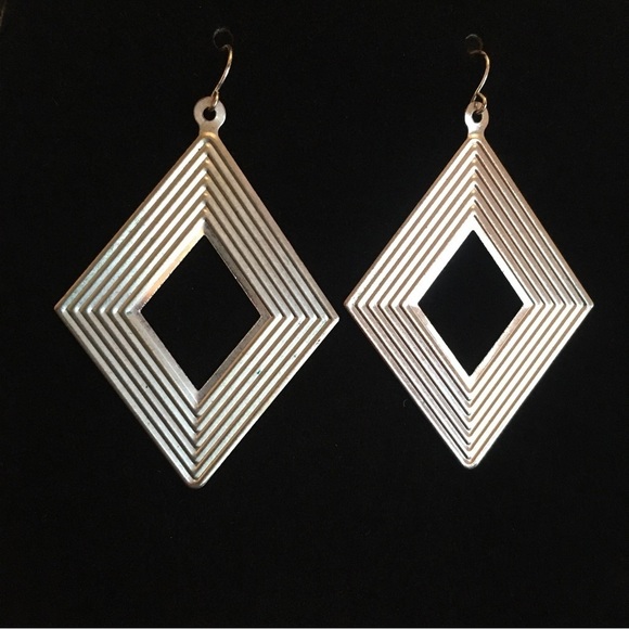 VINTAGE Diamond Shape Hook Dangle Earrings - Picture 3 of 8